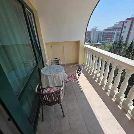 Miramar Palace Apartament Słoneczny Brzeg